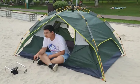 ポータブルビーチキャンプ防水防風屋外テント